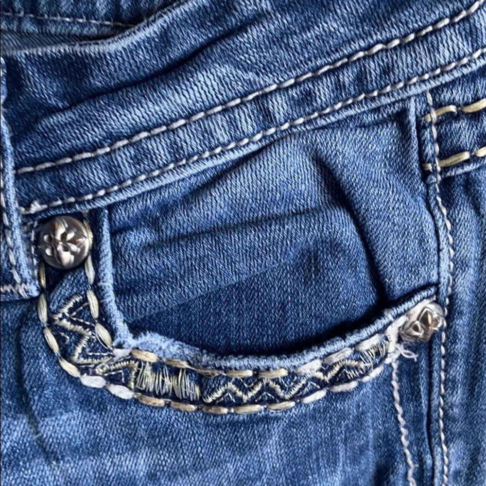 Authentic Miss Me Jeans - Picture 5 of 8